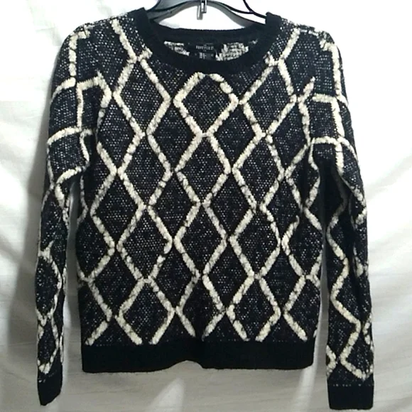 LAST SALE! NWOT Forever 21 Eyelash Sweater Sz.S (A-75) - Picture 1 of 10